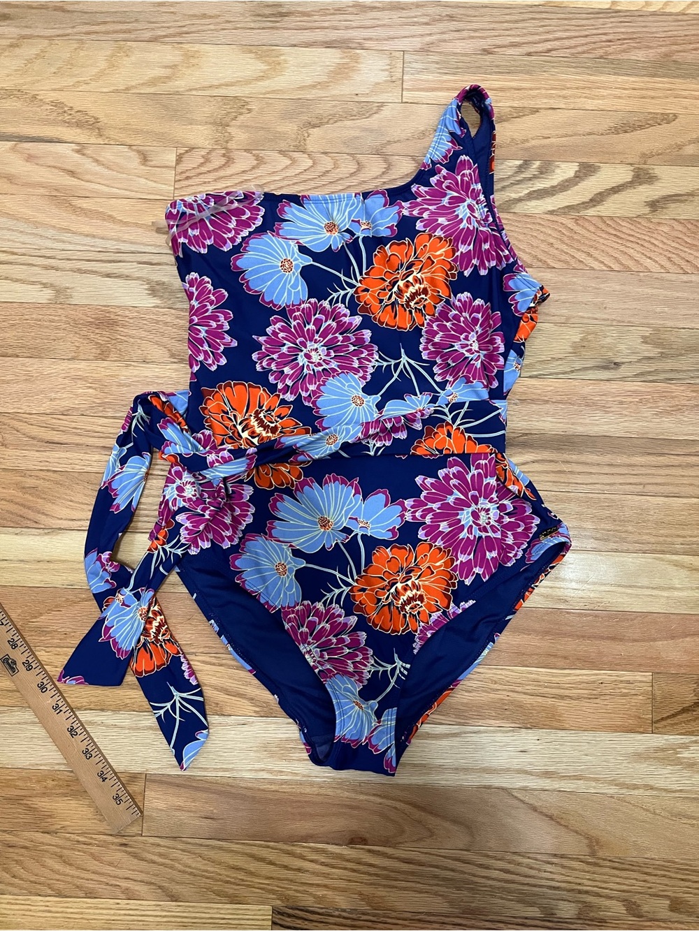 Womens jones of NY large Navy Floral One-Shoulder Swimsuit with Tie waist nwot